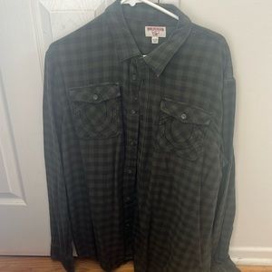 TR men’s flannel